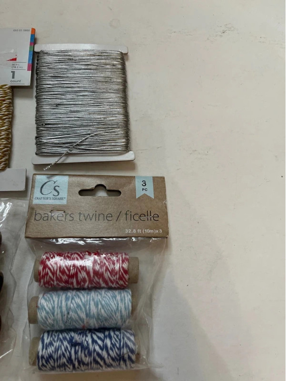 Different colored threads - Picture 3 of 5